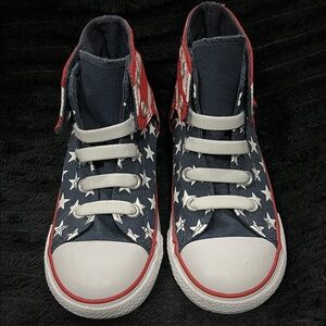 Converse Navy and Red Star Kids Sneakers